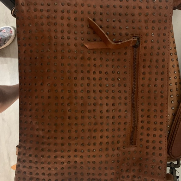 Plataina studded crossbody! - Picture 4 of 6